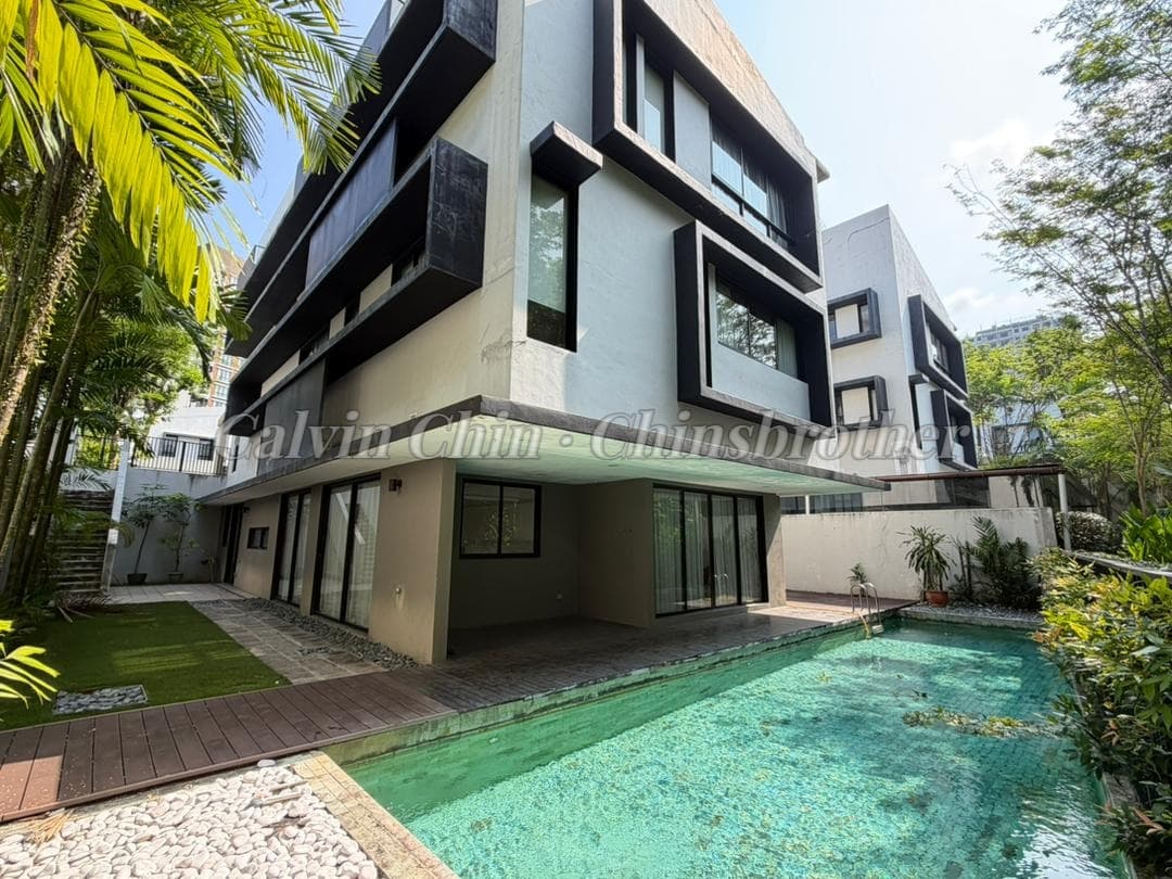 3 Storey Bungalow, 20Trees West